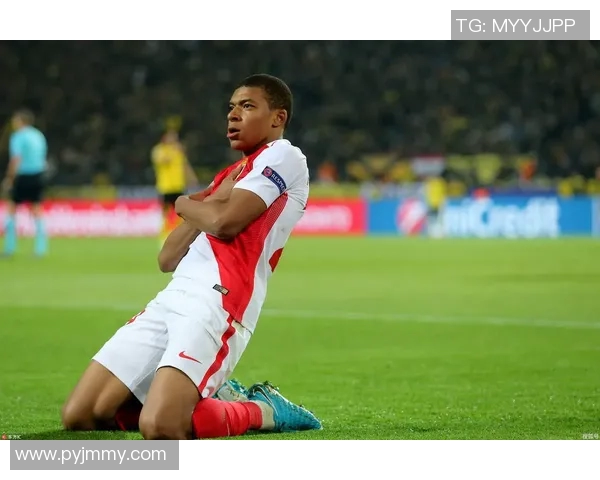 足球巨星的一天生活揭秘从清晨训练到夜晚放松全程详解